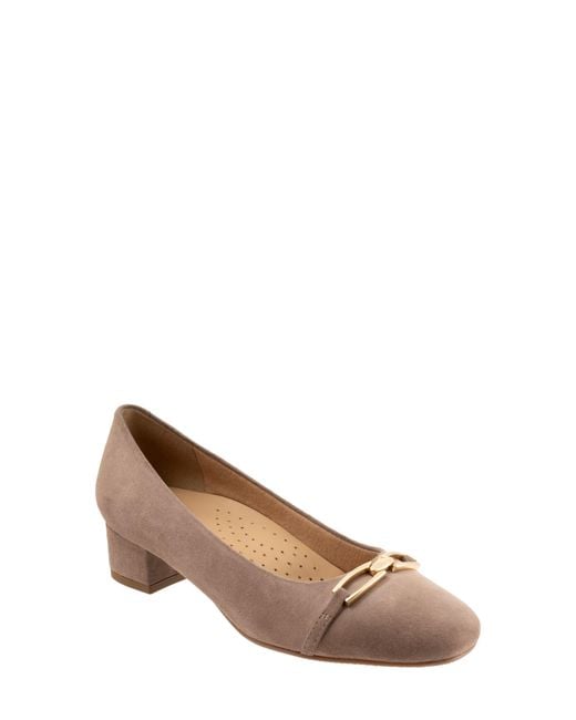 Trotters Brown Dakota Pump