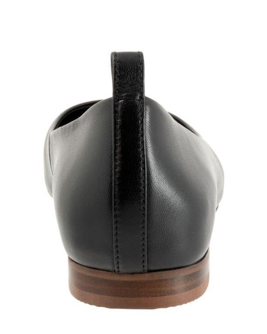 Softwalk® Black Kiris Flat
