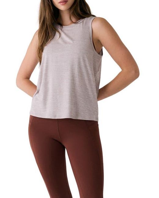 Lolë White Vital Tank