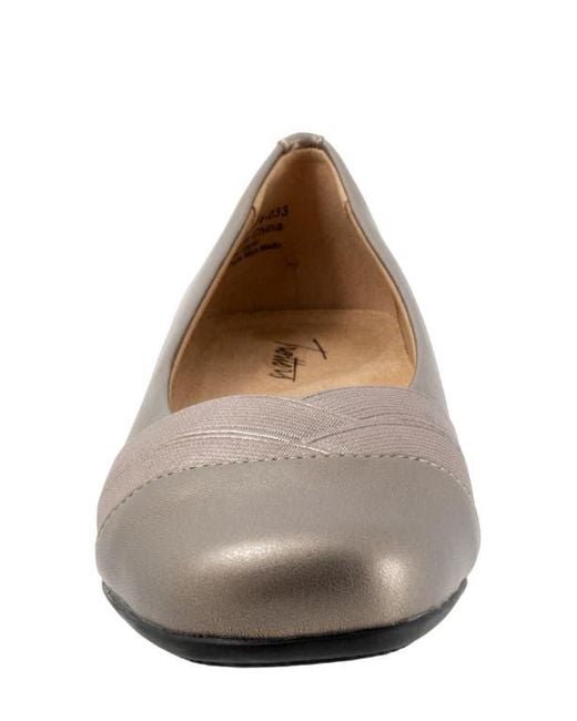 Trotters Brown Stella Flat