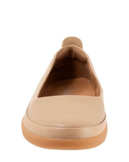 Softwalk® Natural Disa Flat