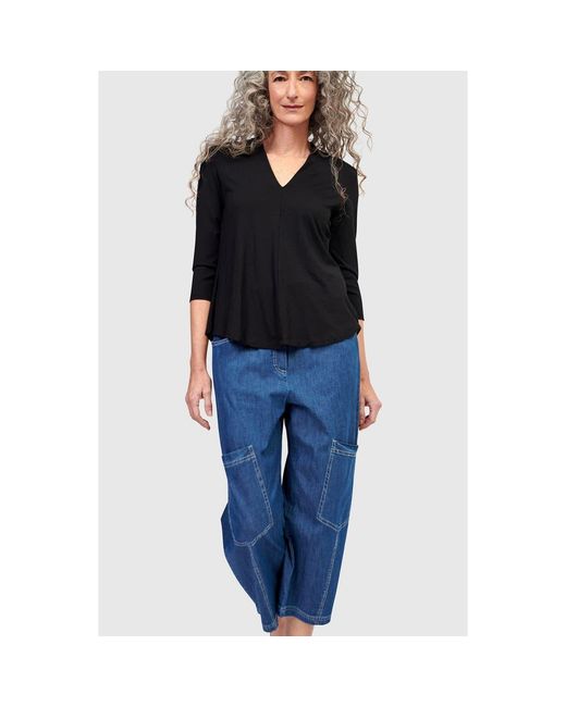 Alembika Black Essential V-Neck Top