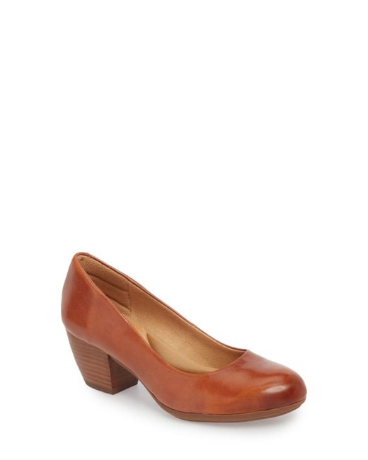 Comfortiva Brown Amora Pump
