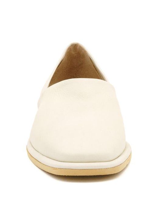 Amalfi by Rangoni White Geometrica Flat