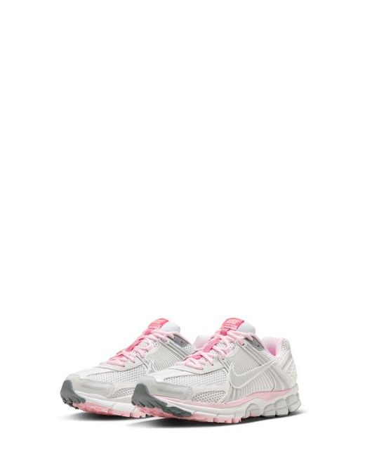 Nike White Zoom Vomero 5 Sneaker