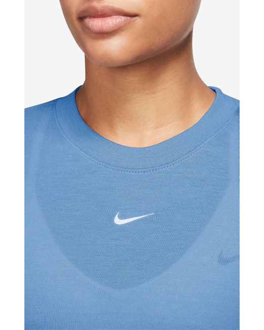 Nike Sportswear Essential Slim Crop Top in Blue | Lyst