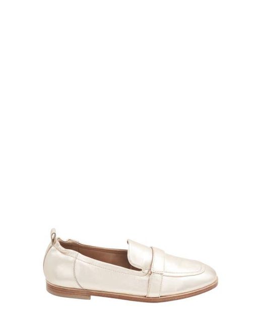 Andre Assous Natural Cedar Featherweights Loafer