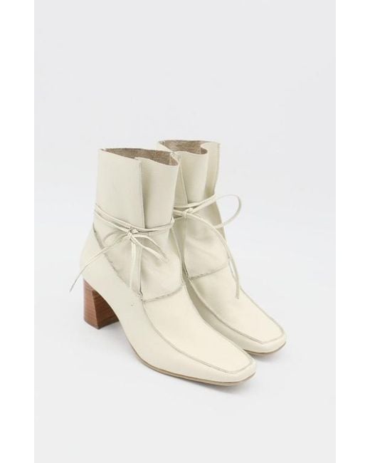 Stivali White Awakening Ankle Boots