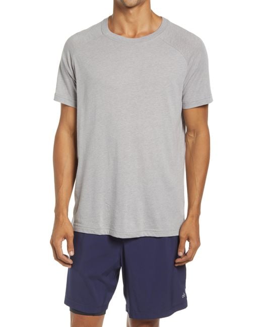 Alo Yoga The Triumph Crewneck Tshirt in Gray for Men Lyst