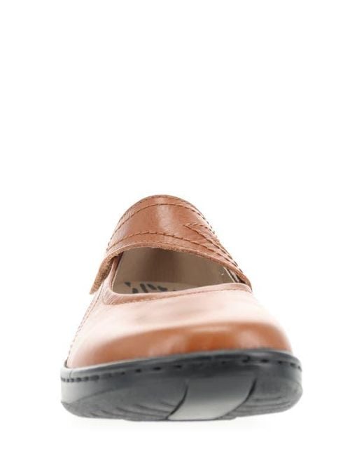 Propet Brown Golda Flat
