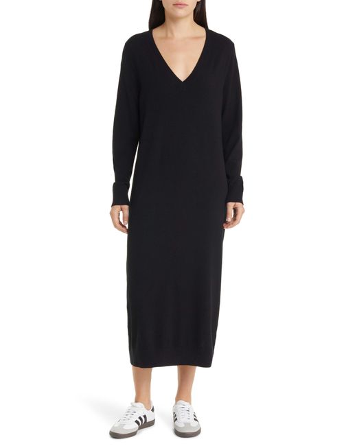 Treasure & Bond Black Long Sleeve V-neck Midi Sweater Dress