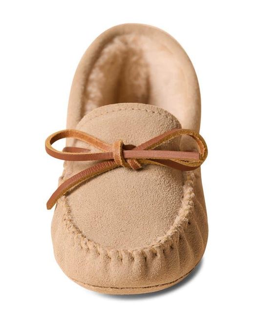 Minnetonka Natural Faux Fur Lined Soft Sole Slipper