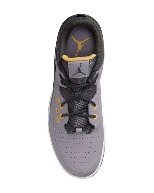 max aura basketball sneaker