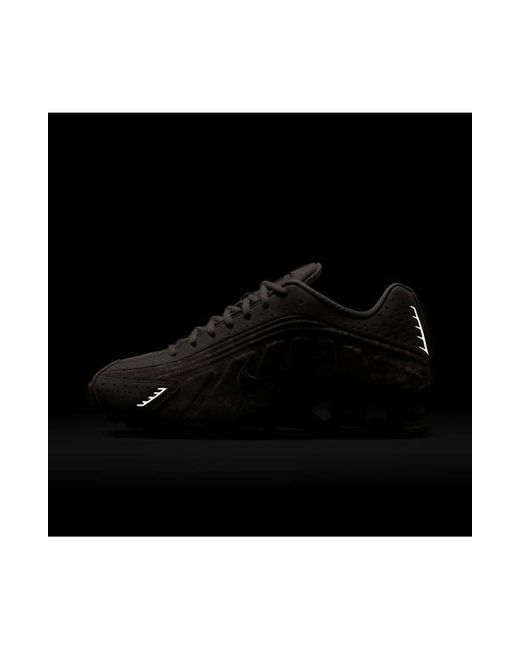 Nike Pink Shox R4 Sneaker