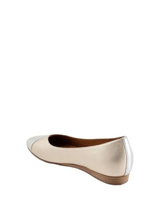 Softwalk® White Vina Flat