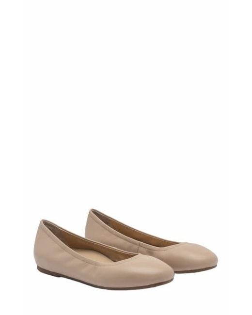 ABEO White Promenade Flat