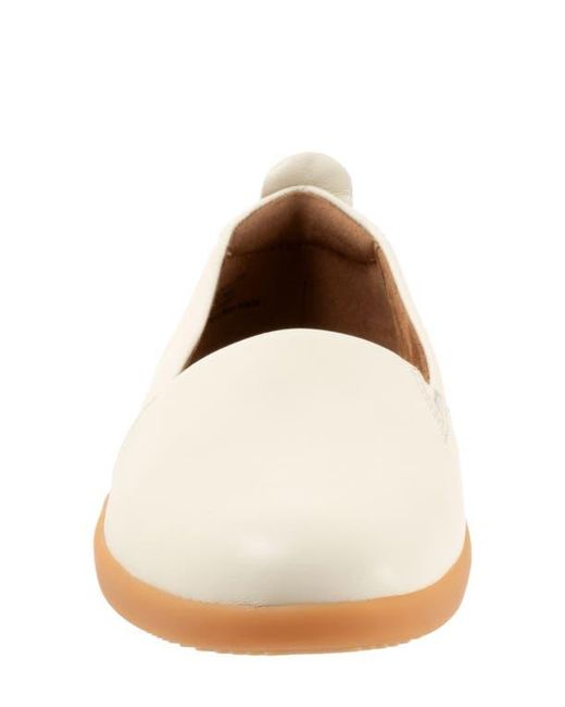 Softwalk® Natural Deva Flat