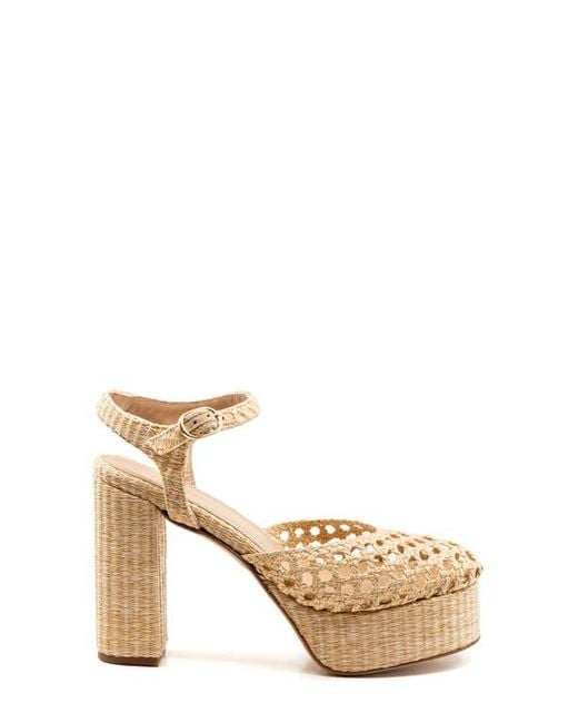 Andrea Gomez Natural Beatriz Platform
