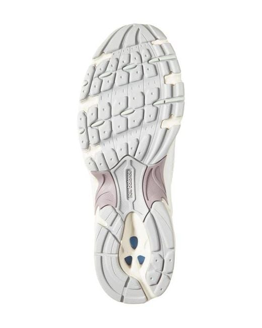 New Balance White Gender Inclusive 530 Sneaker