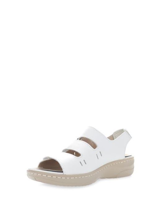 Propet White Breezy Walker Sandal
