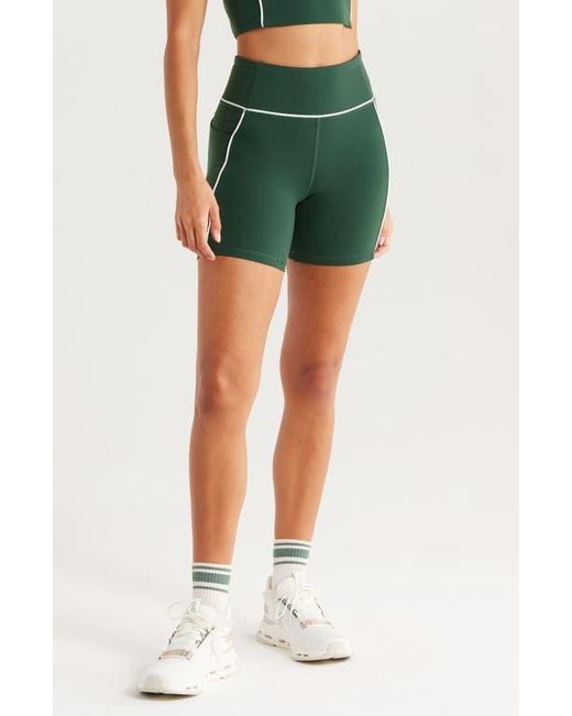 Recess x Zella Green On Point Bike Shorts With Pockets
