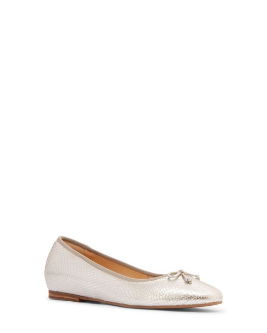 Frankie White Trinity Flat