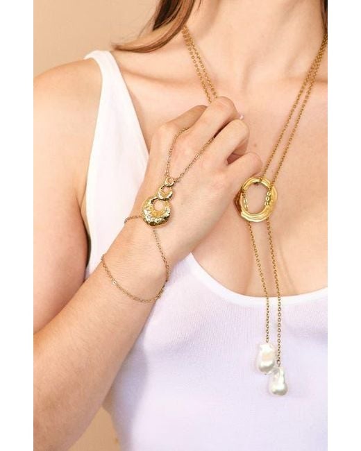 petit moments Metallic Lua Hand Chain
