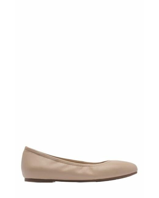 ABEO White Promenade Flat