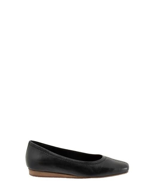 Softwalk® Black Vera Cruz Flat