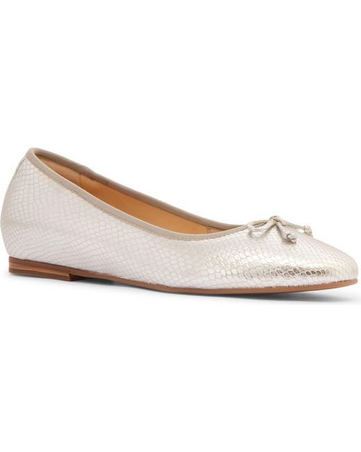 Frankie White Trinity Flat