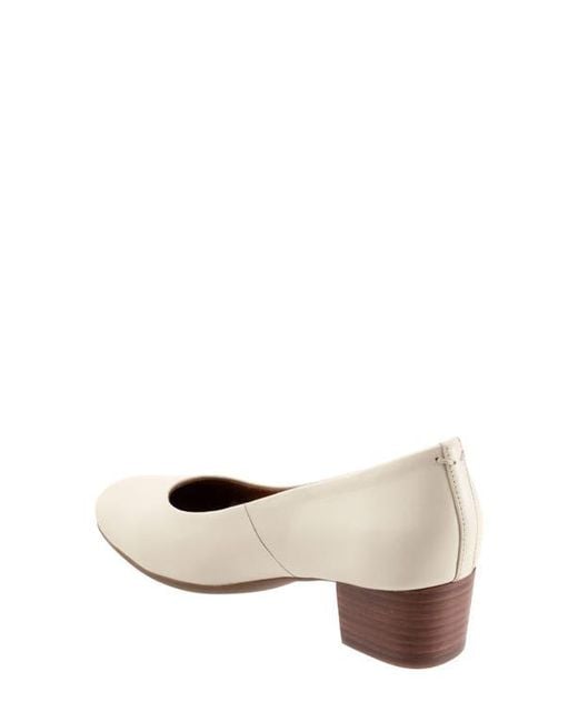 Softwalk® Brown Lynn Pump