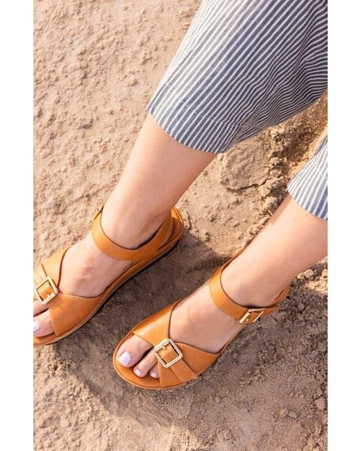 L'amour Des Pieds Brown Vardant Platform Sandal