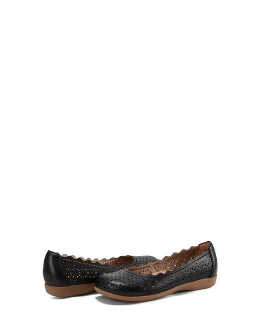 Earth Black Bria Flat