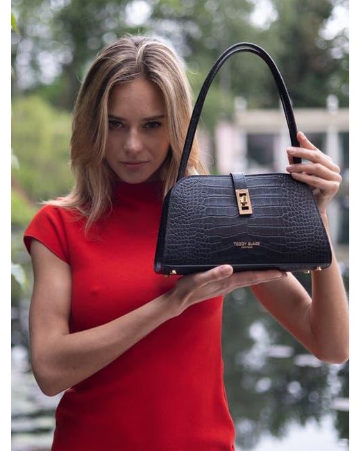 Teddy Blake Black Dana Croco 11