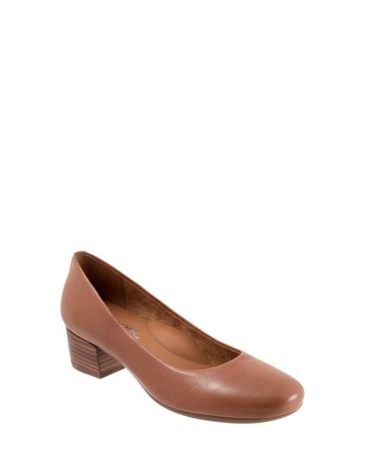 Softwalk® Brown Lynn Pump