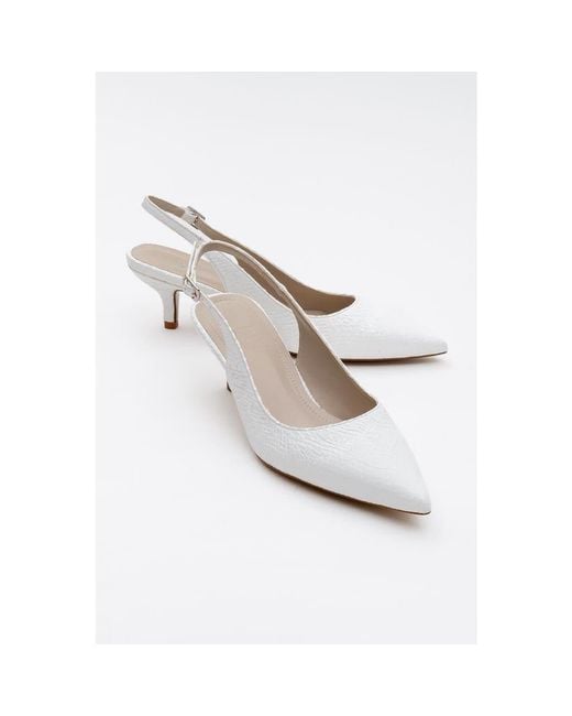 Prologue Shoes White Value Pointed Toe Pump