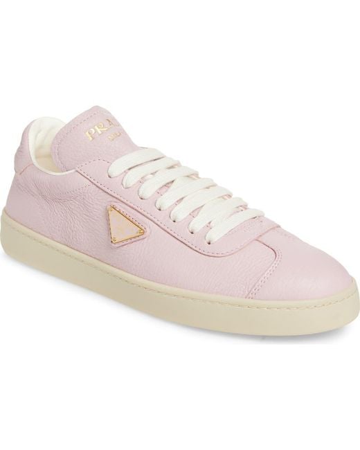 【PRADA】lady's 美品！triangleロゴ スニーカー pink Prada Lane Triangle Logo Deerskin Leather Sneaker in Pink | Lyst