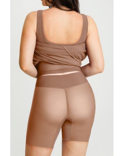 Popilush Brown Built