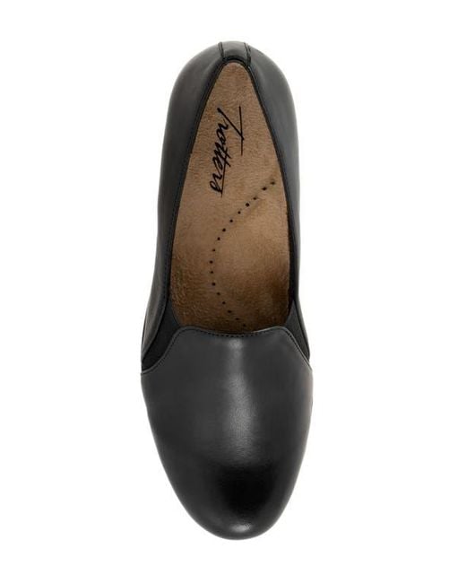 Softwalk® Black Reagan Flat