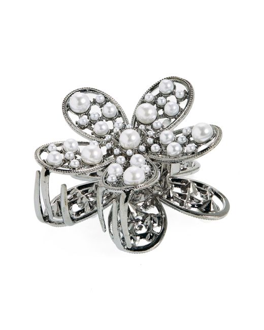 Tasha White Imitation Pearl Flower Claw Clip