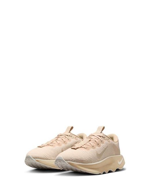 Nike Natural Motiva Walking Shoe