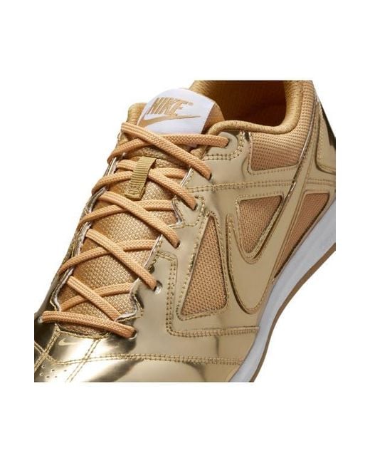 Nike Multicolor Gato Lv8 Soccer Sneaker for men