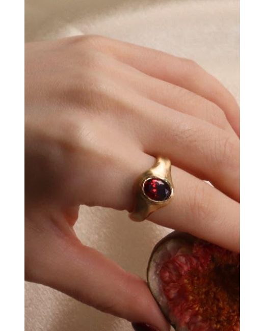 Retro Chic White Fig Ring