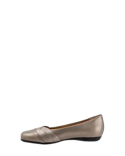 Trotters Brown Stella Flat