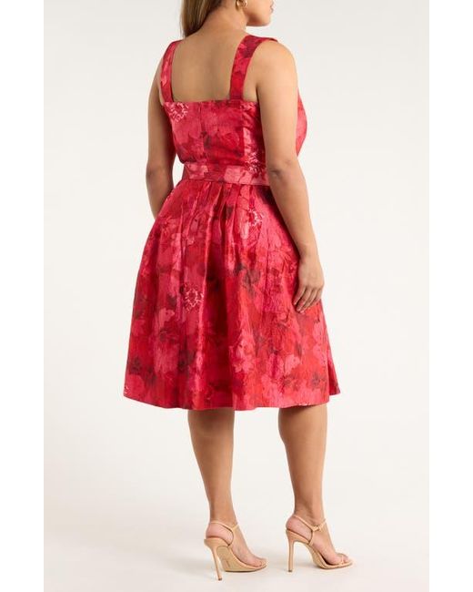 Tahari Floral Print Crinkle Belted Dress in Red | Lyst