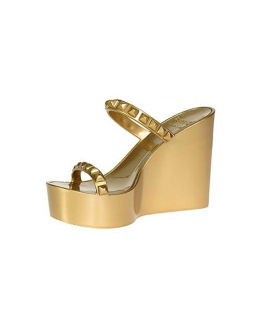 Carmen Sol Metallic Tonino Pump