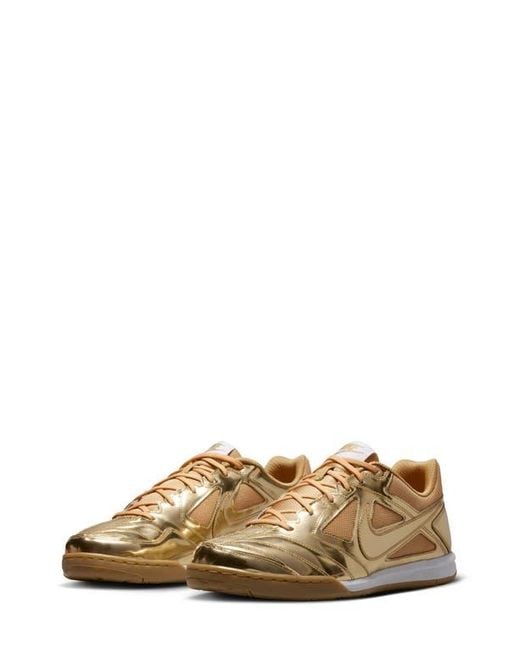 Nike Multicolor Gato Lv8 Soccer Sneaker for men