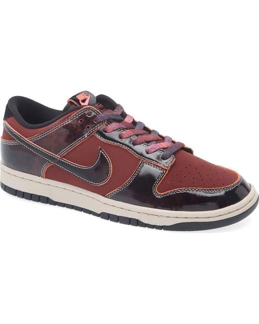 Nike Purple Dunk Low Se Basketball Sneaker for men