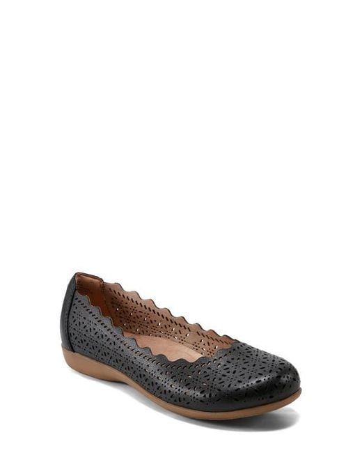 Earth Black Bria Flat