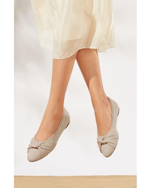 VIVAIA Natural Toe Knotted Flats